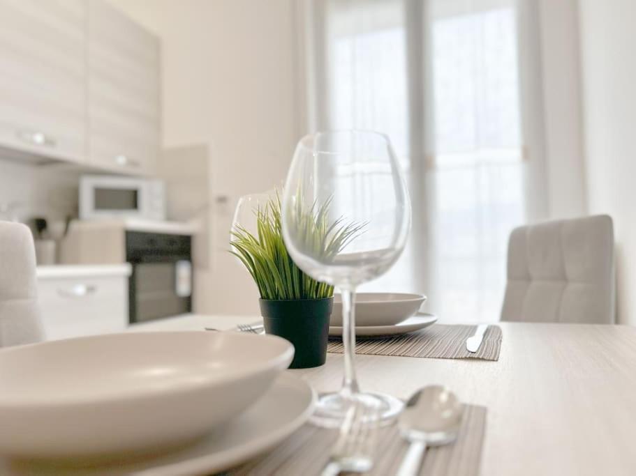 Elegant Apartment - Wifi - Smart Tv - Netflix جنوة المظهر الخارجي الصورة